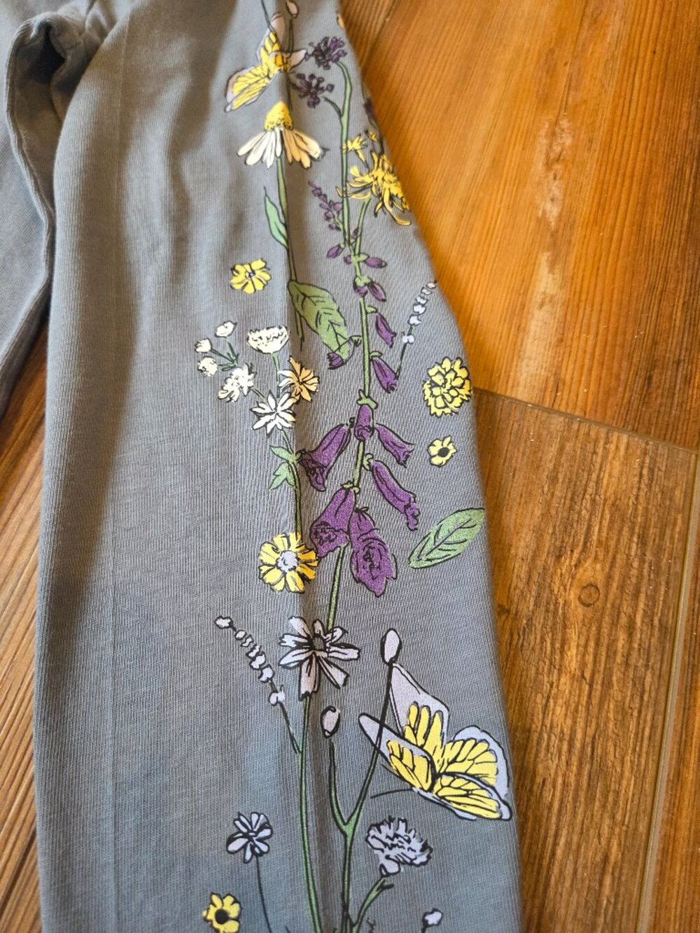 Life is Good W's Butterflies & Wildflowers Long Sleeve Crusher Crew Tee - Picture 7 of 8